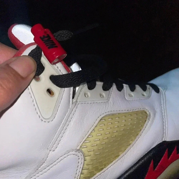 Jordan 5 Retro Mid Fire Red - Picture 5 of 7